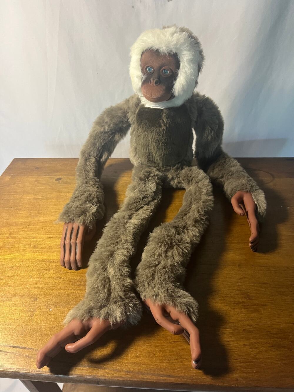 Senario Interactive Animatronic Plush Monkey Long Arms White Face Blue Eyes